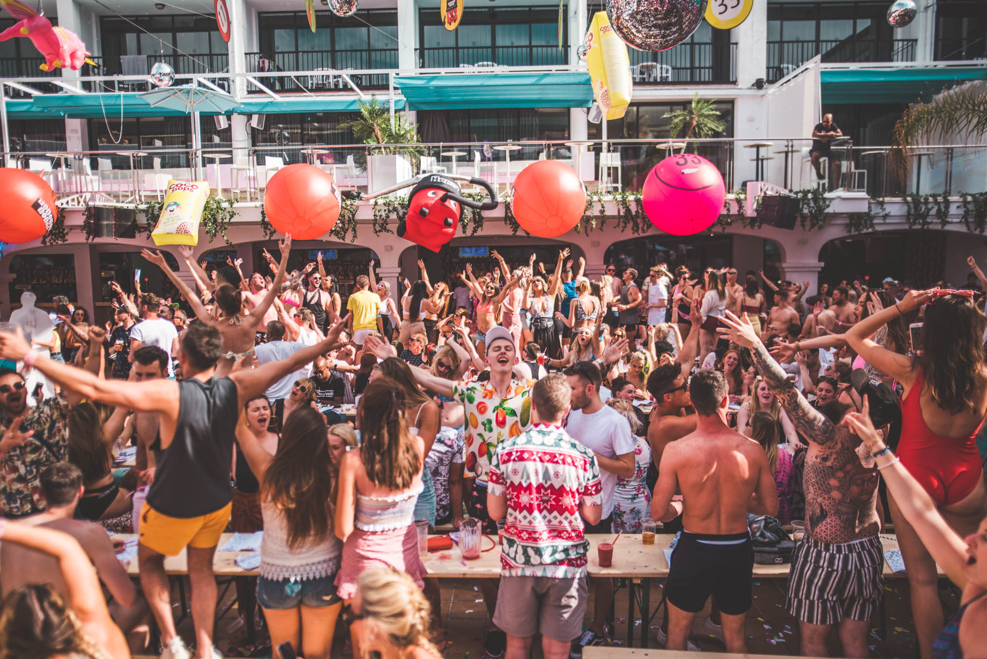 Bongos Bingos pool party Ibiza rocks info