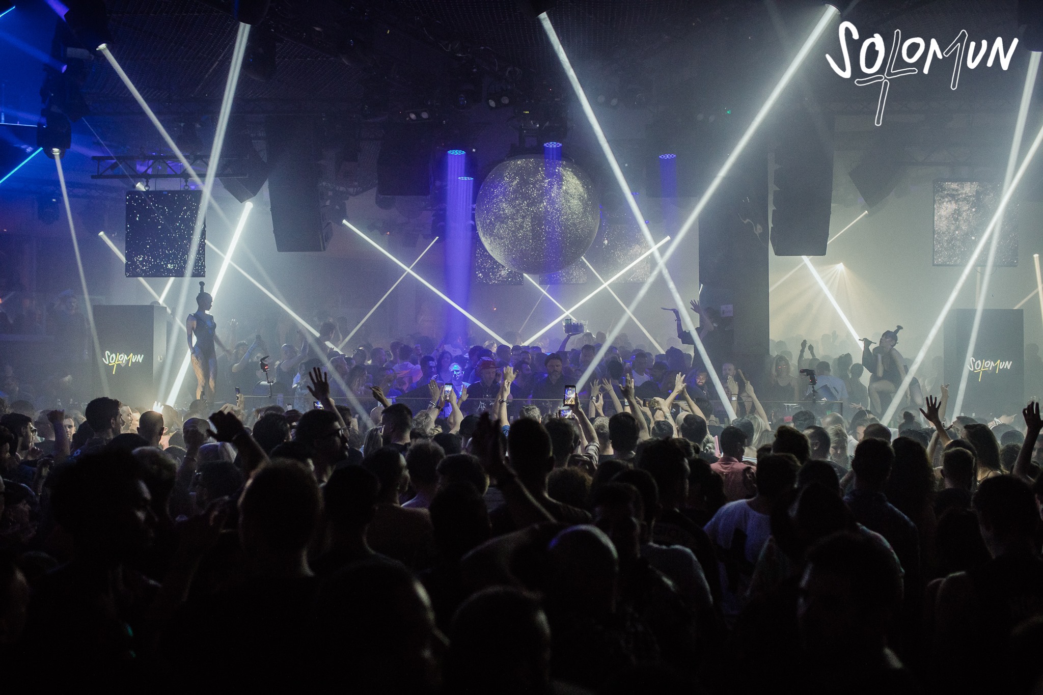 Vision general fiesta Solomun +1 en Pacha ibiza