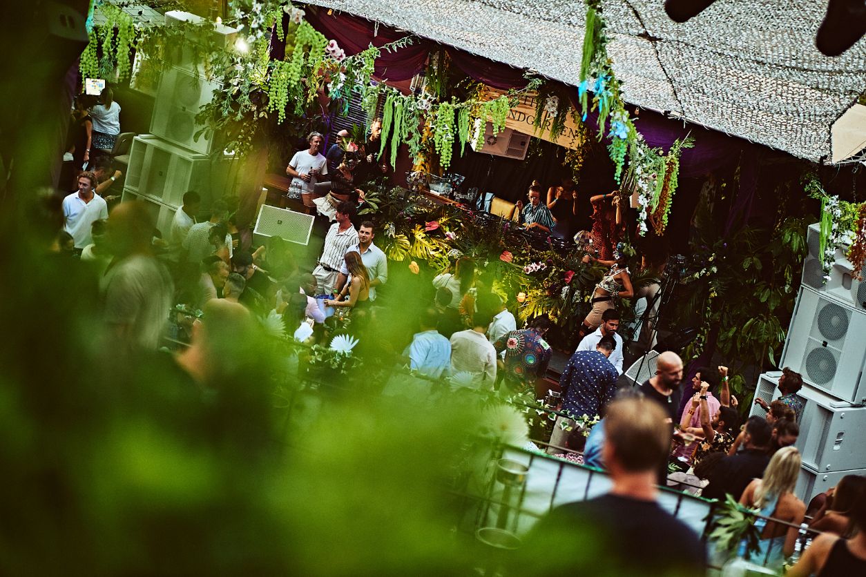 Fantastic atmosphere at Cova Santa