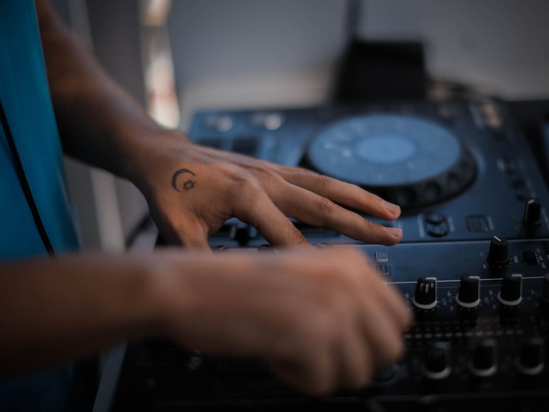 boat party dj