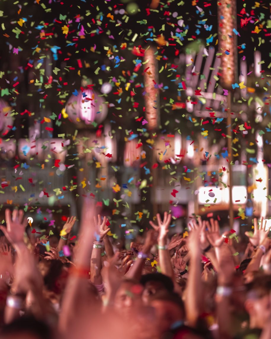 Hands up and confeti at Ushuaia Ibiza