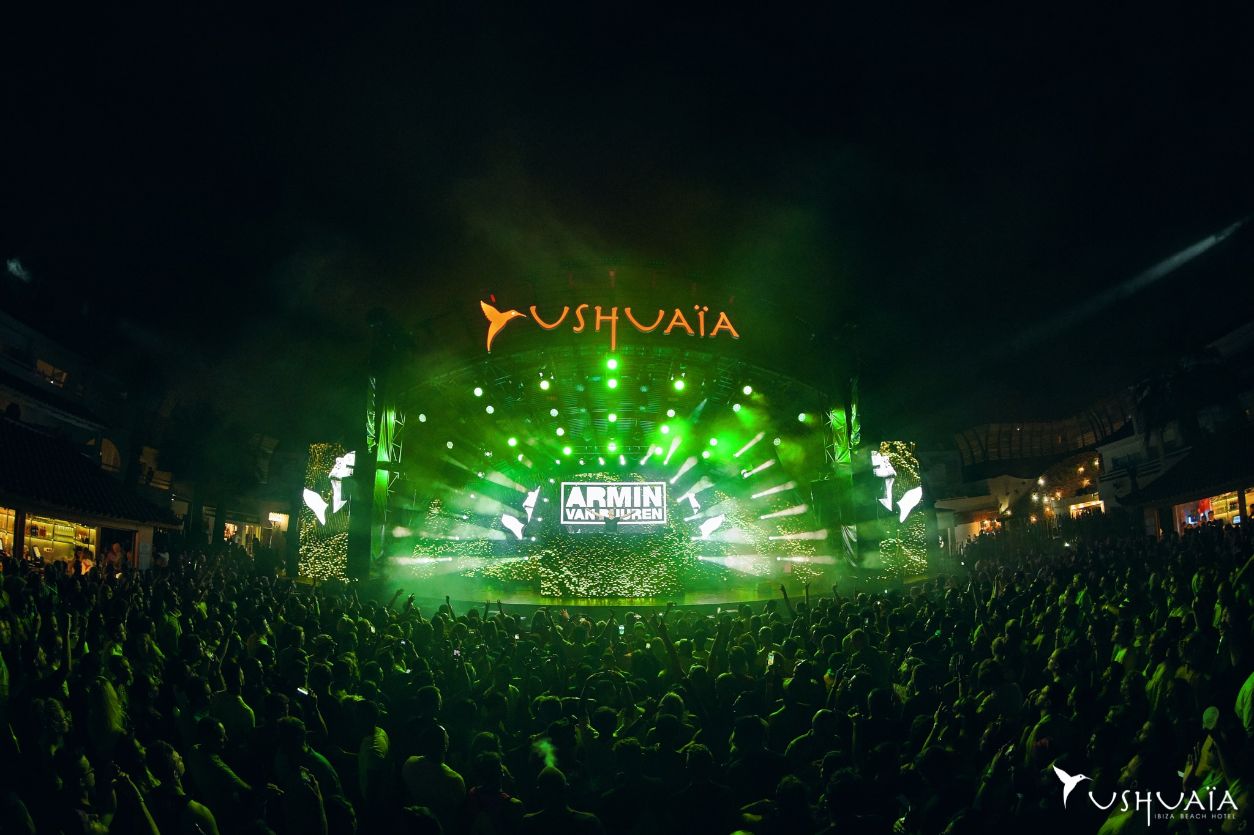 Full house for Armin van Buuren