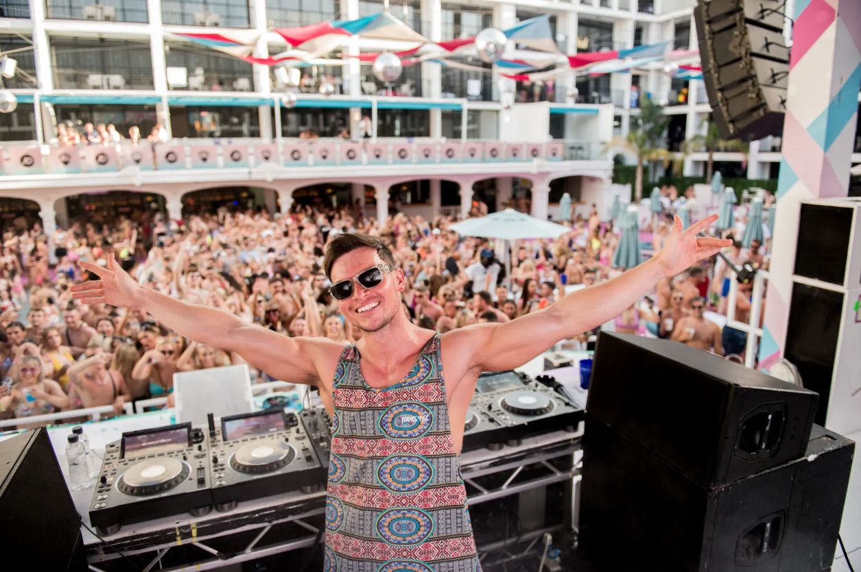 entradas joel corry pool party 2023
