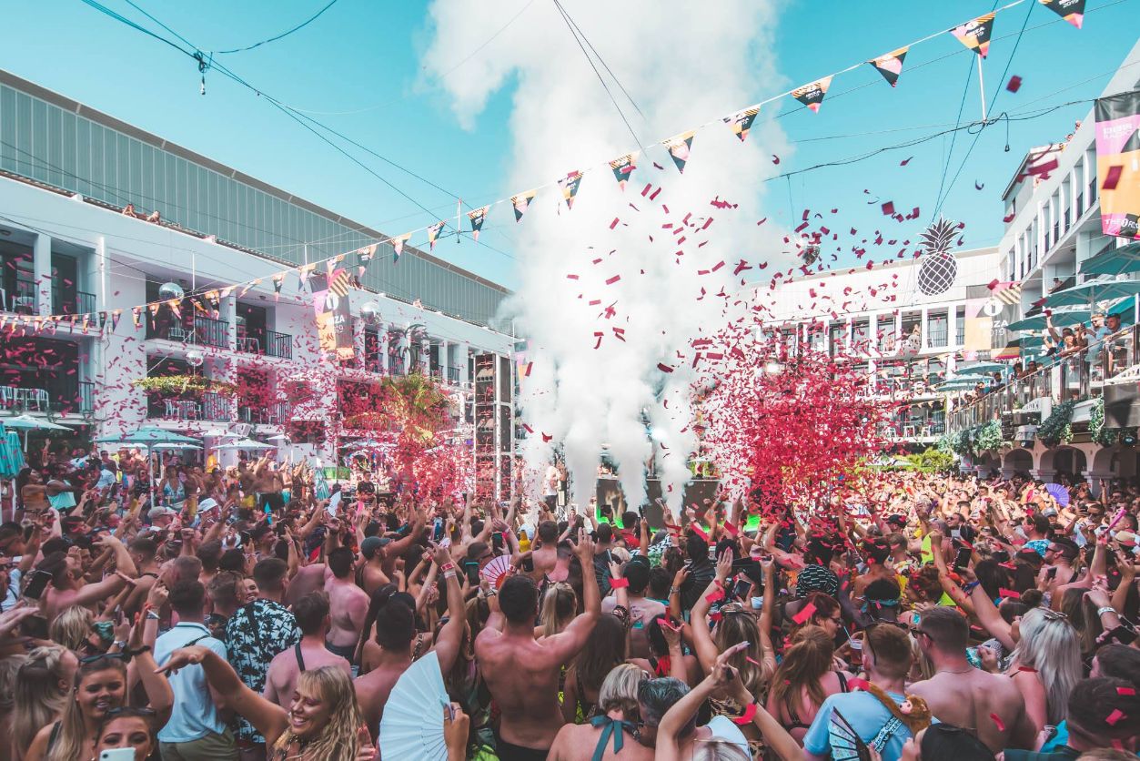 Applebum Pool Party Ibiza