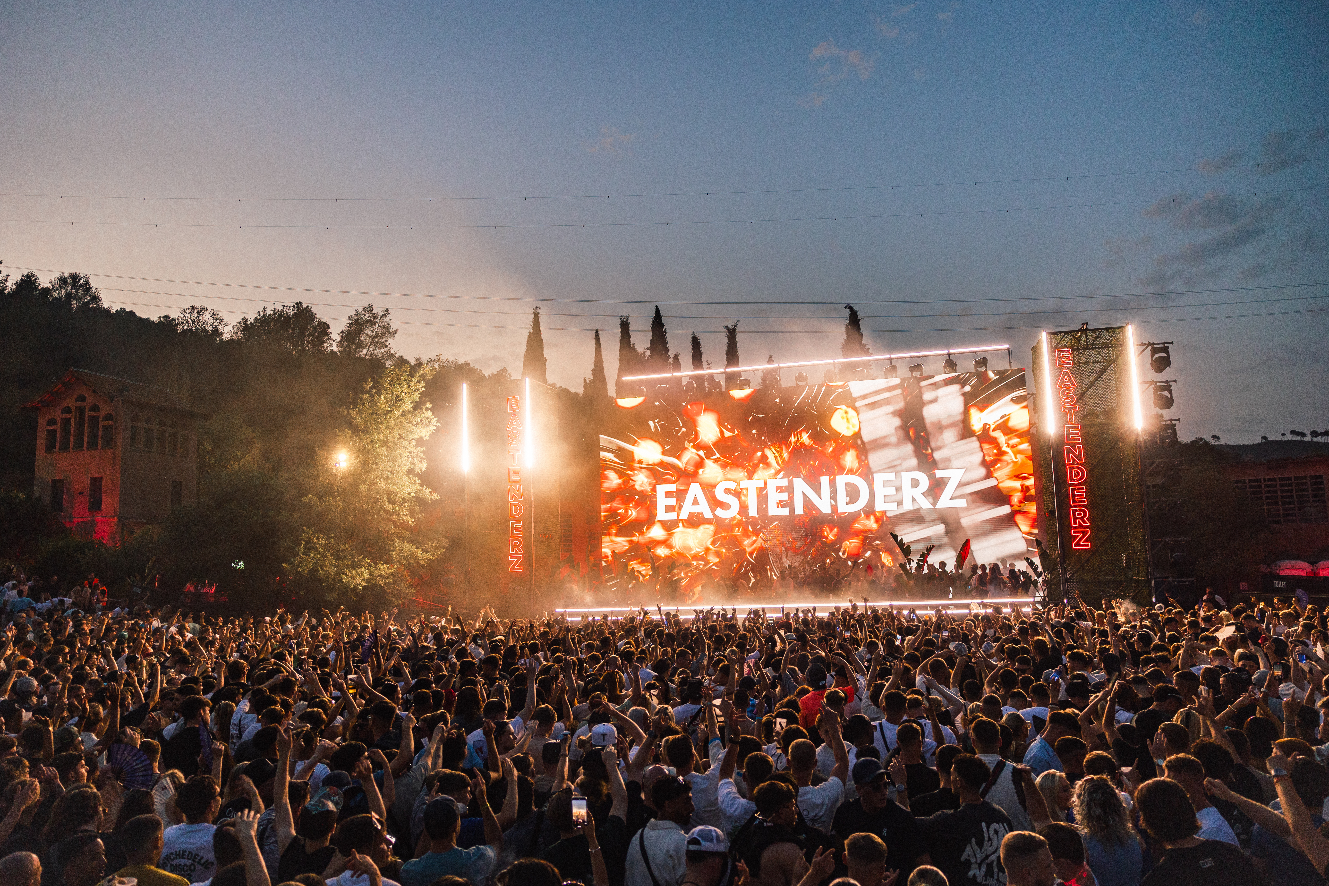 Eastenderz live Ibiza 2026