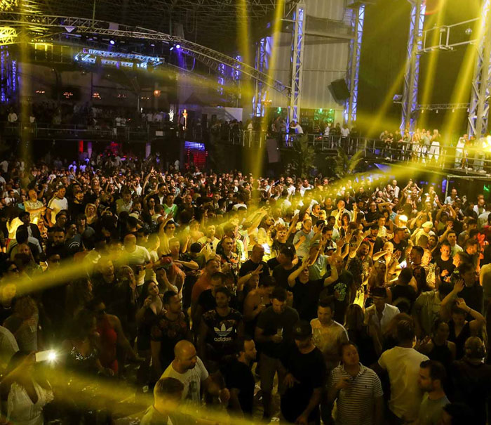 Privilege Ibiza nightclub fiesta en la sala princpipal