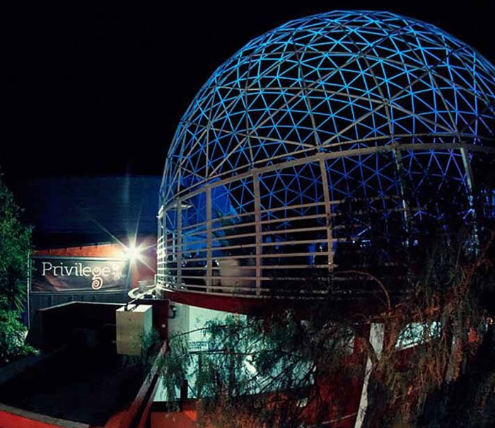 Privilege discotecas Ibiza fachada exterior cupula